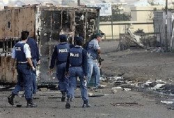 Violence hits South African town 