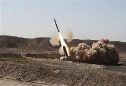 Iran fires rockets in show of force 