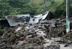 Floods ravage storm-hit El Salvador  