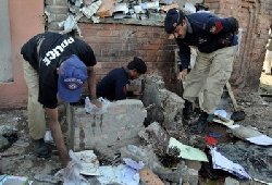 Deadly blast near Peshawar court 