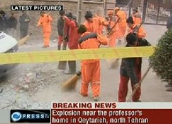 Bomb blast kills Iranian professor 