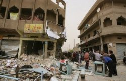 Iraq holds early voting amid blasts