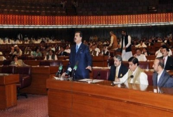 Pakistani MPs curb Zardari