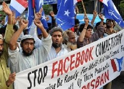 Pakistan blocks YouTube, Facebook over sacrilegious content