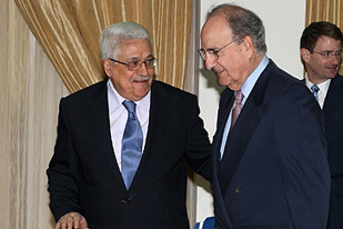 Abbas holds talks with US envoy