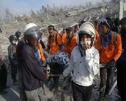 Indonesia tsunami death toll soars 