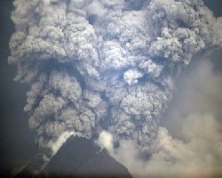 Merapi forces flight cancellations