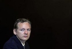 Ecuador offers refuge to Assange 