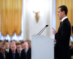 Medvedev warns of new arms race 