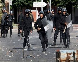 Tunisia unrest spreads to capital 