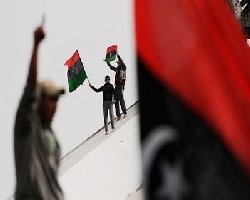 Battle rages over Libyan oil port 