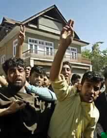 Kashmir Polling Stations Attacked