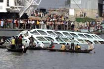 Bangladesh Ferry Death Toll at 116, Many Missing