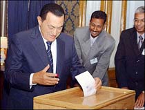 Mubarak ahead in Egypt Vote Count